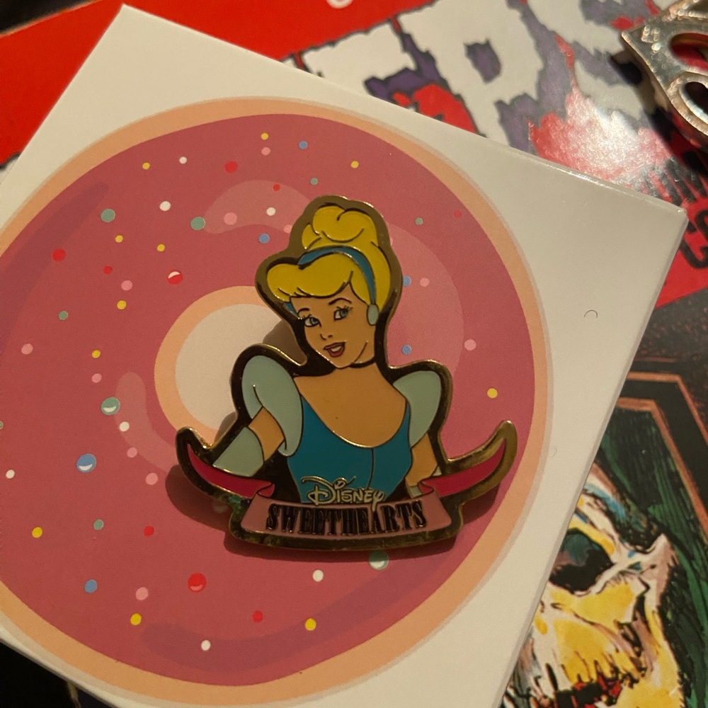 Disney Sweethearts Cinderella Pin with Blue and Gold